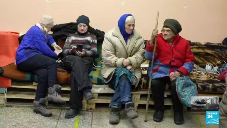 Los últimos habitantes de ciudad ucraniana sobreviven bajo fuego de artillería