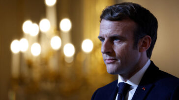 Macron de Francia dice que la reforma de las pensiones se llevará a cabo en 2023