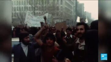 Manifestantes en todo Irán dirigen su ira contra la llamada policía de la moralidad