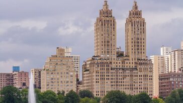 El estado de Nueva York está perdiendo personas que ganan millones de dólares a medida que los antiguos residentes del Empire State huyen a entornos más favorables a los impuestos.