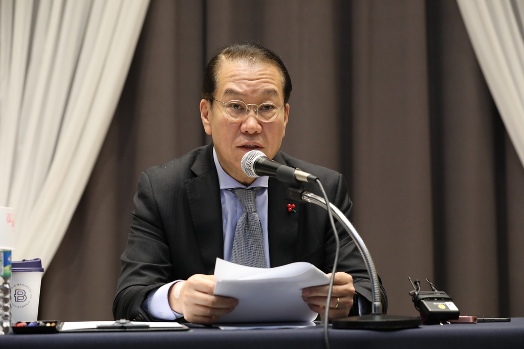 Unification minister vows efforts to resume inter-Korean contact next year