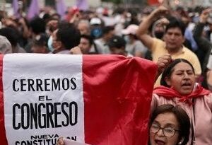 Movimientos sociales exigen realización de elecciones en Perú