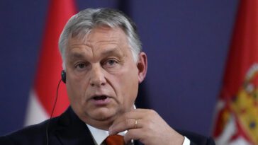 Orban dice que Hungría mantendrá el veto del plan de ayuda de la UE a Ucrania