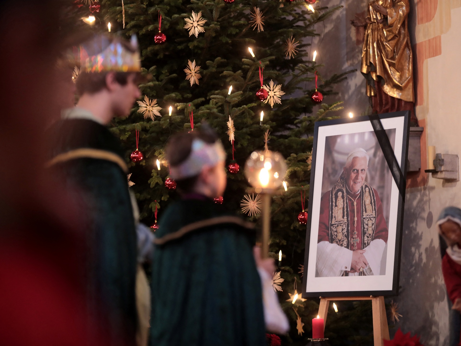 Papa Francisco y líderes mundiales rinden homenaje a Benedicto XVI
