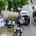Dos peatones fueron atropellados por un Mitsubishi plateado en Carlingford, en el noroeste de Sydney el jueves.