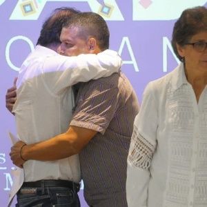 Petro pide disculpas por genocidios de paramilitares en Colombia