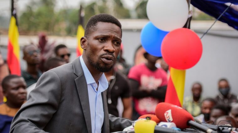 Policía de Uganda arresta a decenas de simpatizantes de Bobi Wine