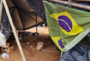 Policía desmantela campamentos bolsonaristas en Brasilia