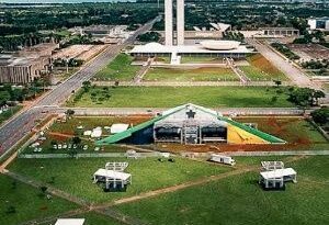 Prohibición de armas en Brasilia entra en vigor hasta el lunes