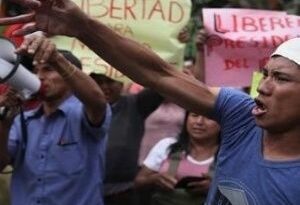 Protestas exigen clausura del Congreso peruano