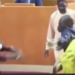 RELOJ |  La policía busca a los legisladores que abofetearon y patearon al parlamentario durante la votación del presupuesto en Senegal