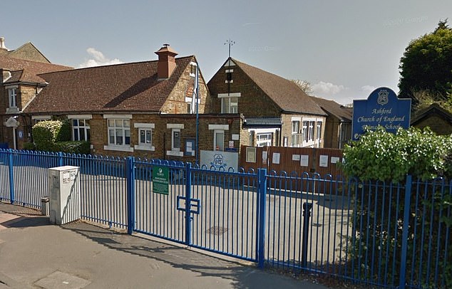 El alumno de Year One de la escuela primaria Ashford Church of England en Surrey murió la semana pasada a causa de la infección altamente infecciosa estreptocócica del grupo A (iGAS), que causa la escarlatina.