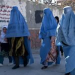 'Simplemente no podemos funcionar': las ONG se oponen a la prohibición de los talibanes de las mujeres en el personal