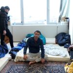 Sin vivienda: 700 solicitantes de asilo se refugian en un edificio abandonado en Bélgica