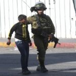 Soldado israelí ejecuta a joven palestino a sangre fría