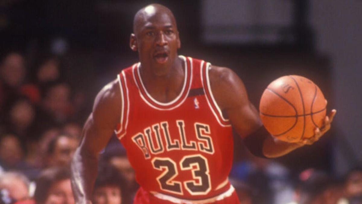 Subastarán cuadro de mandos de la noche del punto 20.000 de Michael Jordan en la NBA
