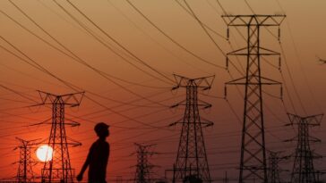 Sudáfrica despliega el ejército en las centrales eléctricas en medio de la crisis energética