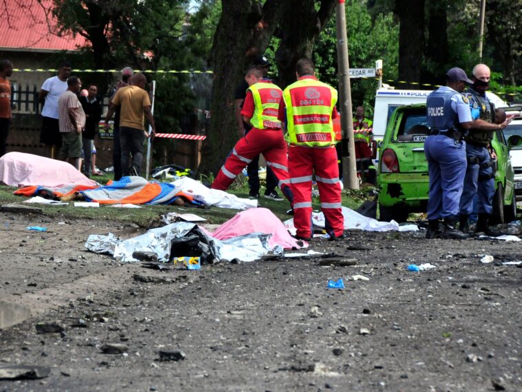 Sudáfrica llora a las víctimas de la explosión del petrolero, el número de muertos aumenta a 34