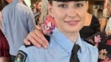 La agente Rachel McCrow (en la foto) fue brutalmente asesinada durante un ataque 'calculado' contra la policía