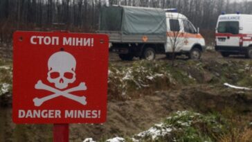 Tres trabajadores de emergencia muertos durante la remoción de minas en la región de Kherson