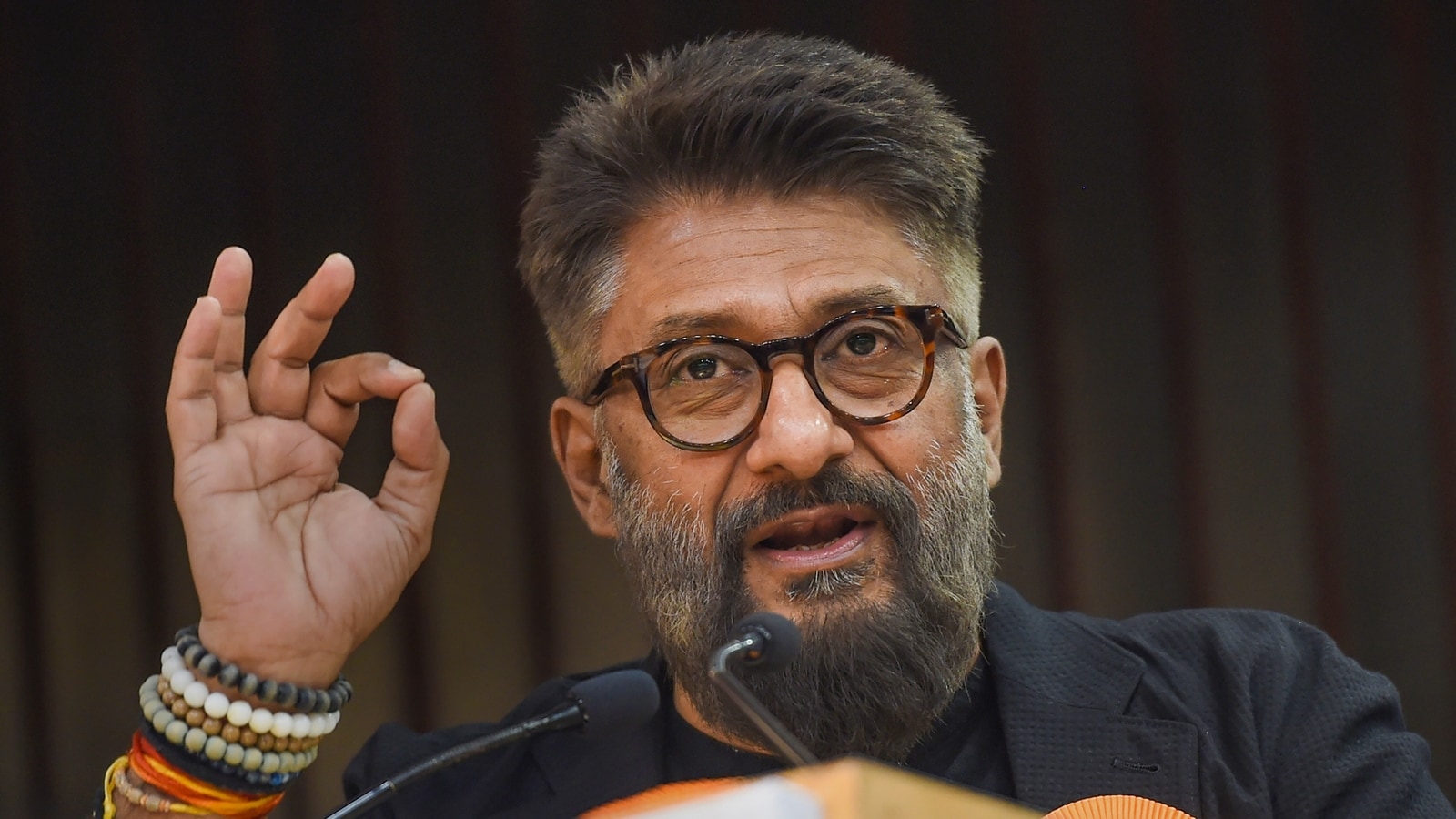 Vivek Agnihotri tuitea en su casa de ₹ 18 cr, agradece a los 'desempleados' de Bollywood por 'construir nuevos apartamentos para él todos los días'
