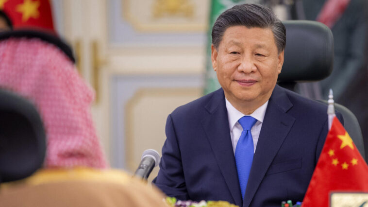 Xi de China llega a acuerdos con miembros de la realeza saudita durante visita 'hito'
