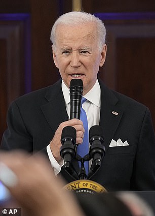 El presidente Joe Biden deseó a Volodymyr Zelensky un viaje seguro en su camino a EE. UU.