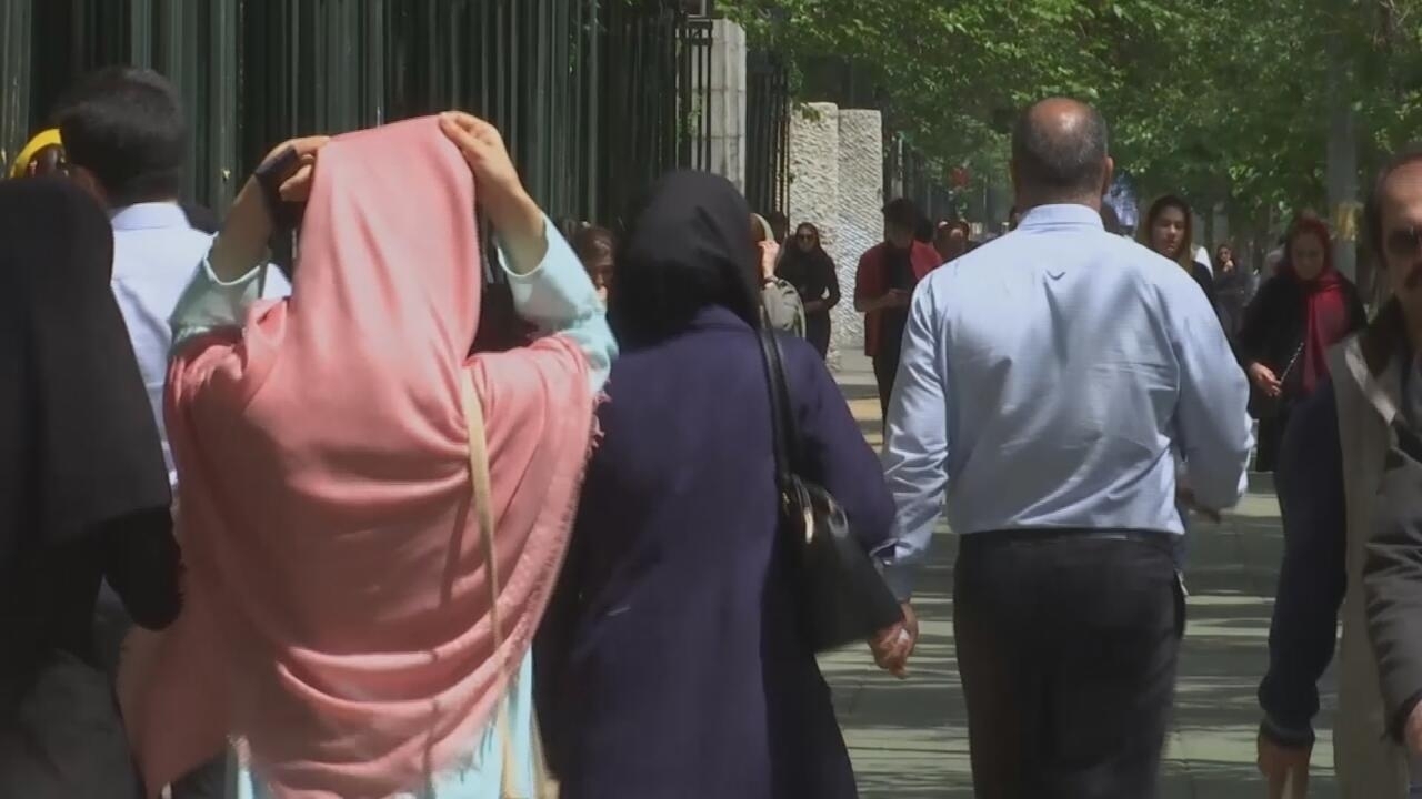  ¿Es el fin de la policía moral de Irán?  Activistas escépticos sobre el cuerpo de reclamos se está disolviendo
