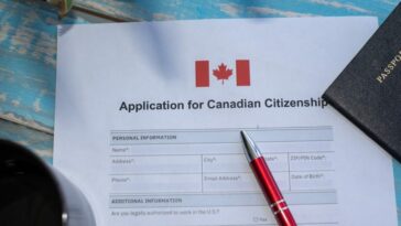 ¿Puedo salir de Canadá y seguir siendo elegible para la ciudadanía canadiense?