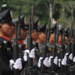 15 funcionarios tailandeses acusados ​​después de que los sospechosos de la redada quedaran libres