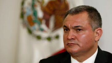 AMLO dice que México quiere recuperar $700 millones de exfuncionario en juicio Genaro García Luna