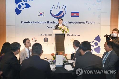 (LEAD) S. Korea, Cambodia to boost trade, investment via FTA