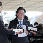 (3rd LD) Opposition leader Lee claims innocence in corruption probe
