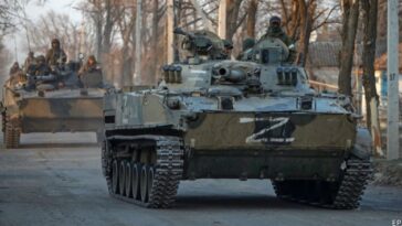 Actividad militar de invasores rusos detectada en Mariupol