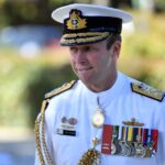 Almirante criticado por viaje 'love sub'