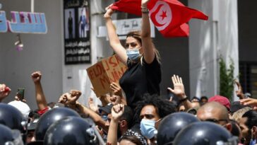Árabes divididos sobre el futuro de la democracia, según nueva encuesta