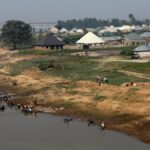 Atacantes de Nigeria central matan y decapitan a aldeanos cerca de un campamento de desplazados internos