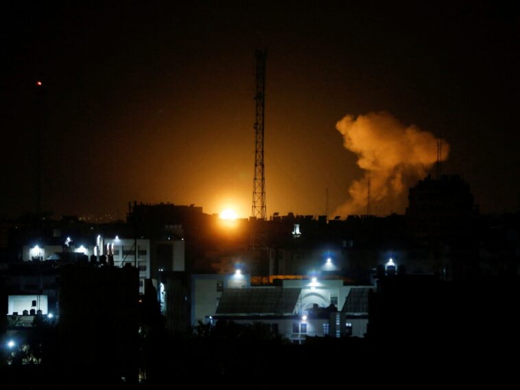 Ataques aéreos de Israel golpean Gaza tras la muerte de 10 palestinos en Yenín