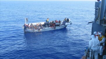 Barco con 200 inmigrantes se hunde frente a la costa de Líbano