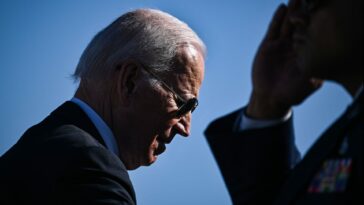 Biden está 'cooperando plenamente' con la investigación del DOJ sobre su manejo de documentos clasificados, dice la Casa Blanca
