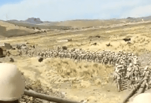 Boluarte decide militarizar la región de Puno en Perú