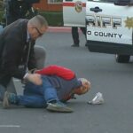 Zhao Chunli, de 67 años, aparece en la foto el lunes por la tarde mientras es arrestado por funcionarios del condado de San Mateo.