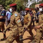Cuerpos de 28 hombres encontrados muertos a tiros en Burkina Faso: fiscales