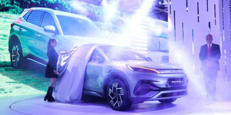Debut de vehículos eléctricos de BYD en Japón, resultados de Samsung, reunión de ministros de Asuntos Exteriores de la ASEAN