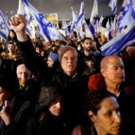 Decenas de miles de israelíes protestan por las reformas legales de Netanyahu