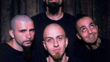El baterista de System Of A Down dice que la banda debería haber reemplazado a Serj Tankian hace 17 años