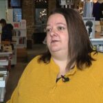 La librera independiente de Chicago, Rebecca George, de 42 años, expresó su frustración después de que un cliente devolviera una compra de arte y libros de cocina por valor de $ 800