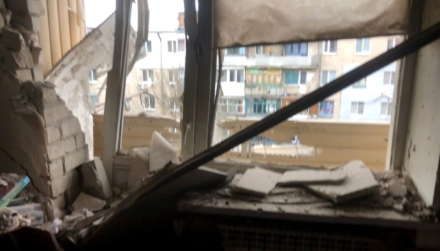 El enemigo ataca la ciudad de Kherson y sus suburbios, matando a civiles