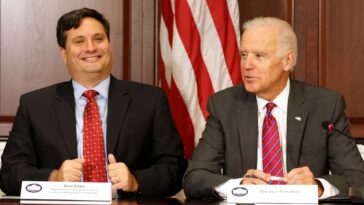 El exjefe de Covid Jeff Zients reemplazará a Ron Klain como jefe de gabinete de la Casa Blanca, confirma Biden