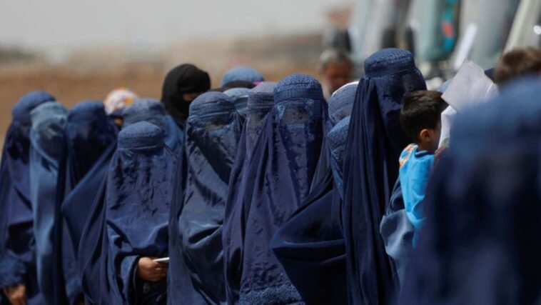 El jefe de ayuda de la ONU plantea preocupaciones sobre los derechos de las mujeres con los talibanes en la capital afgana